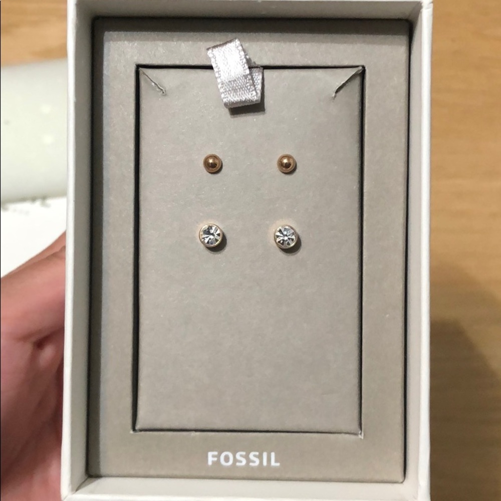 NWT Fossil earrings 💘